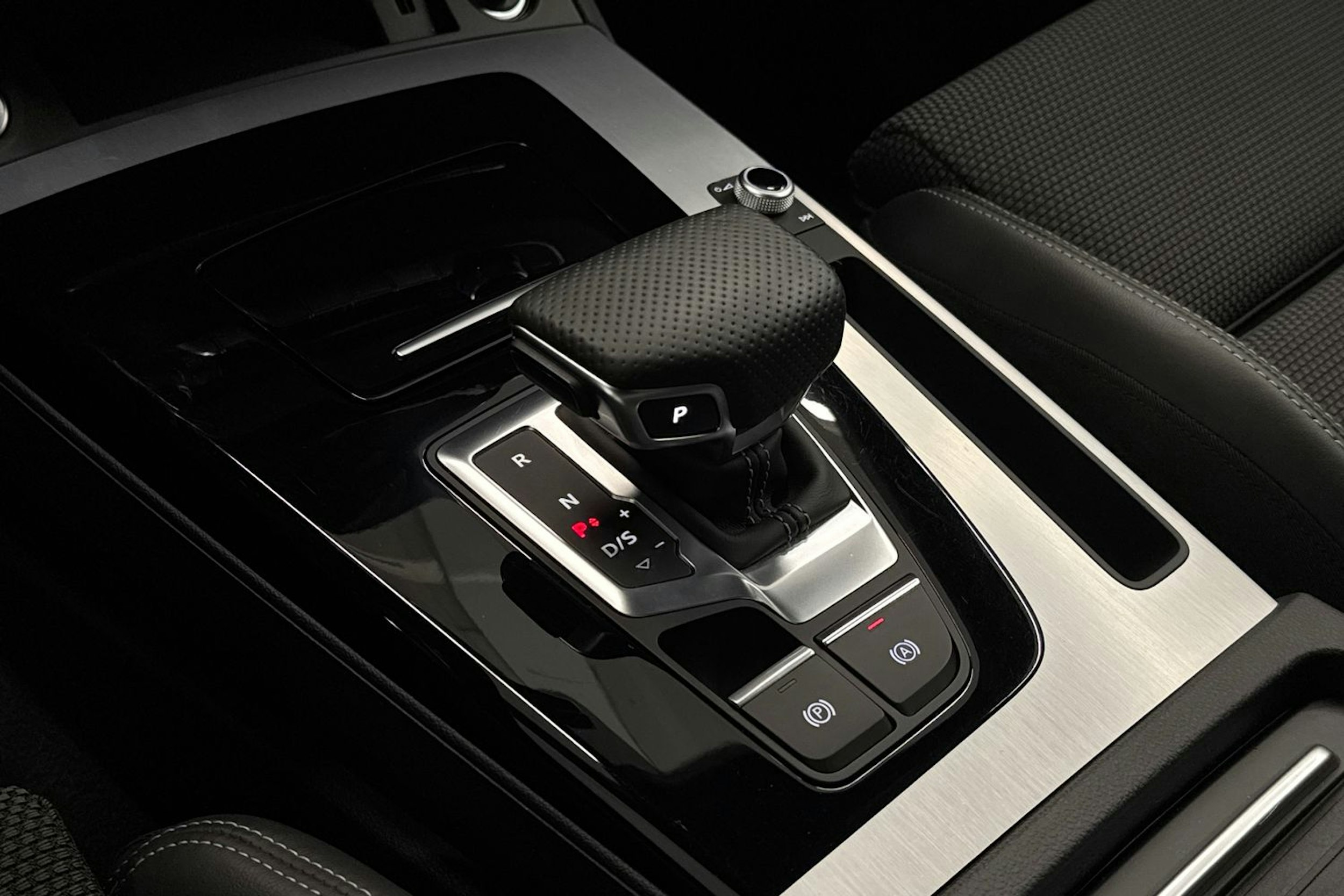 Sininen Audi Q5 2021 kuva 20.