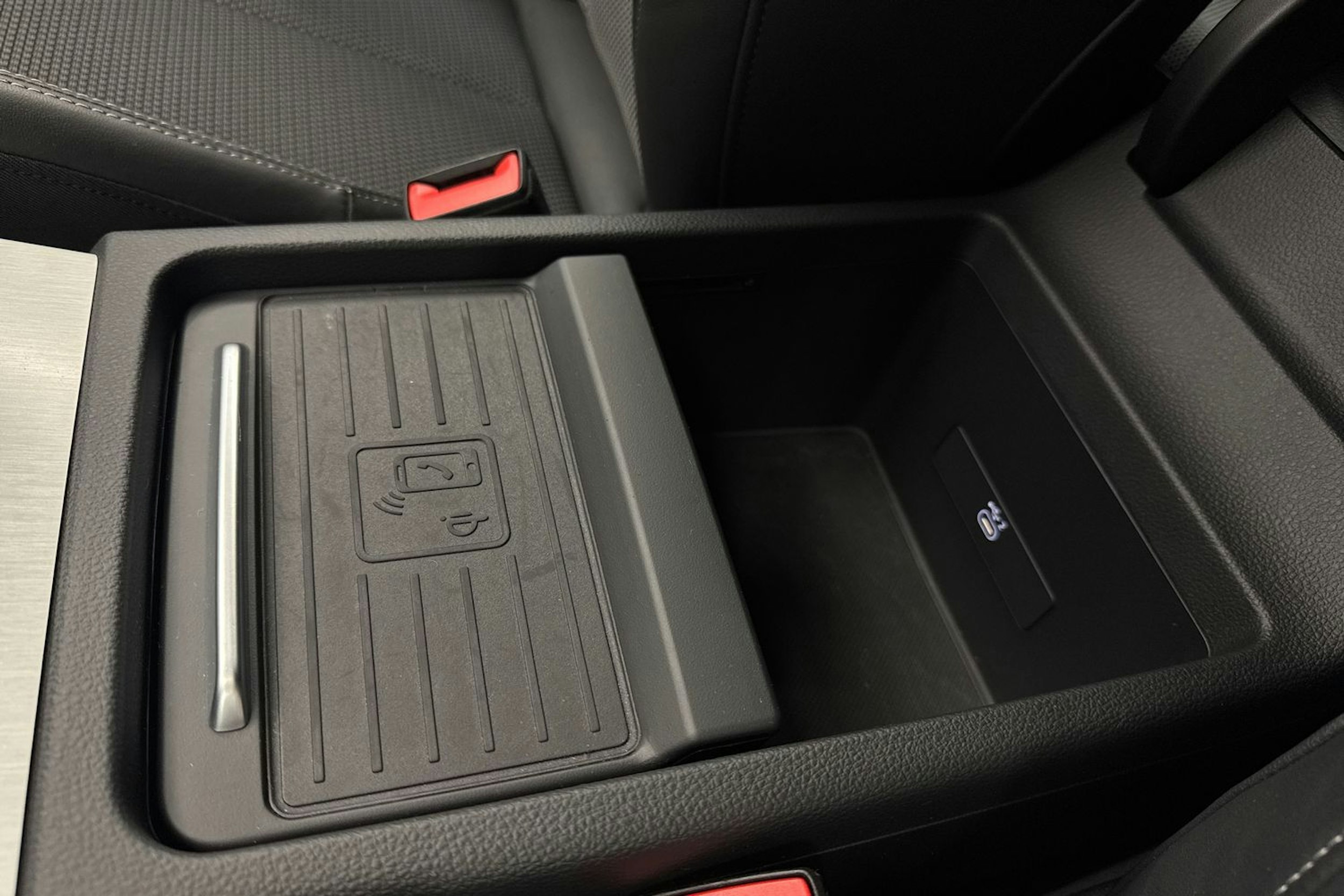 Sininen Audi Q5 2021 kuva 21.