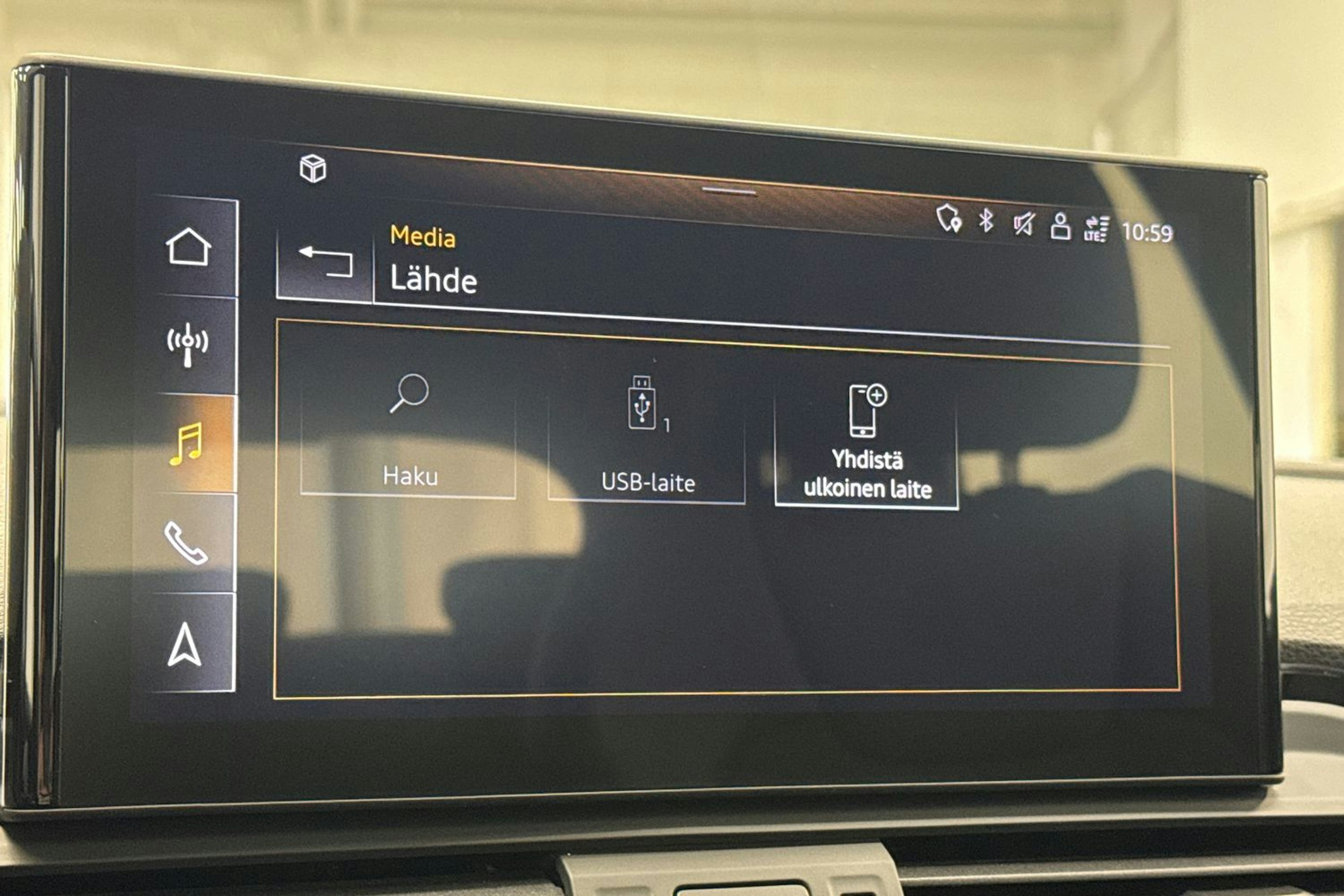 Sininen Audi Q5 2021 kuva 27.