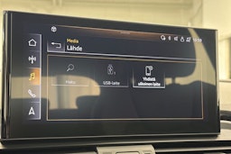 Sininen Audi Q5 2021 kuva 27.