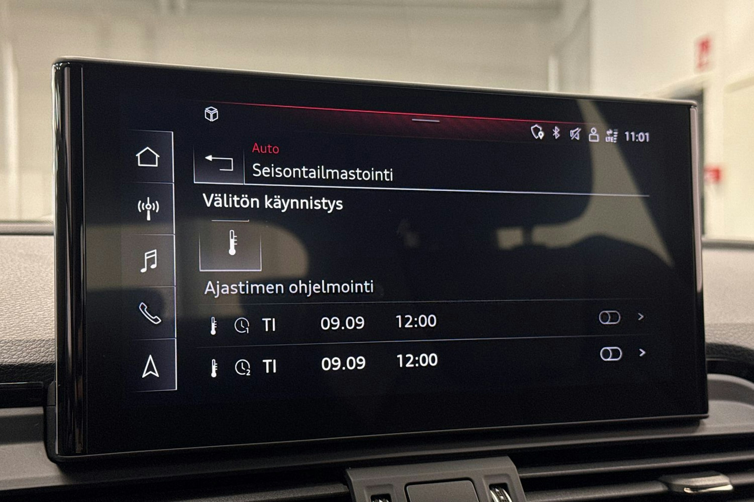 Sininen Audi Q5 2021 kuva 33.