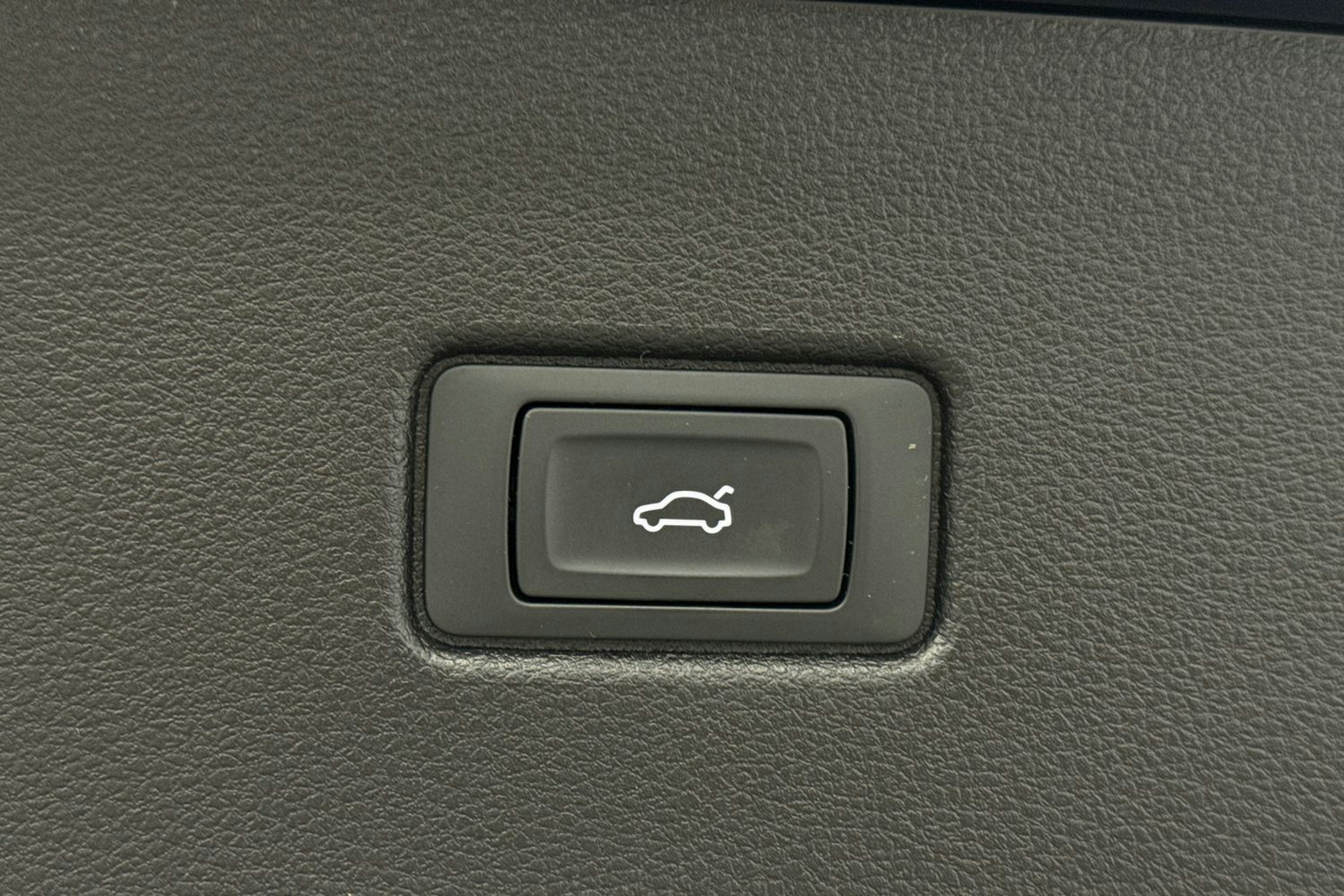 Sininen Audi Q5 2021 kuva 37.