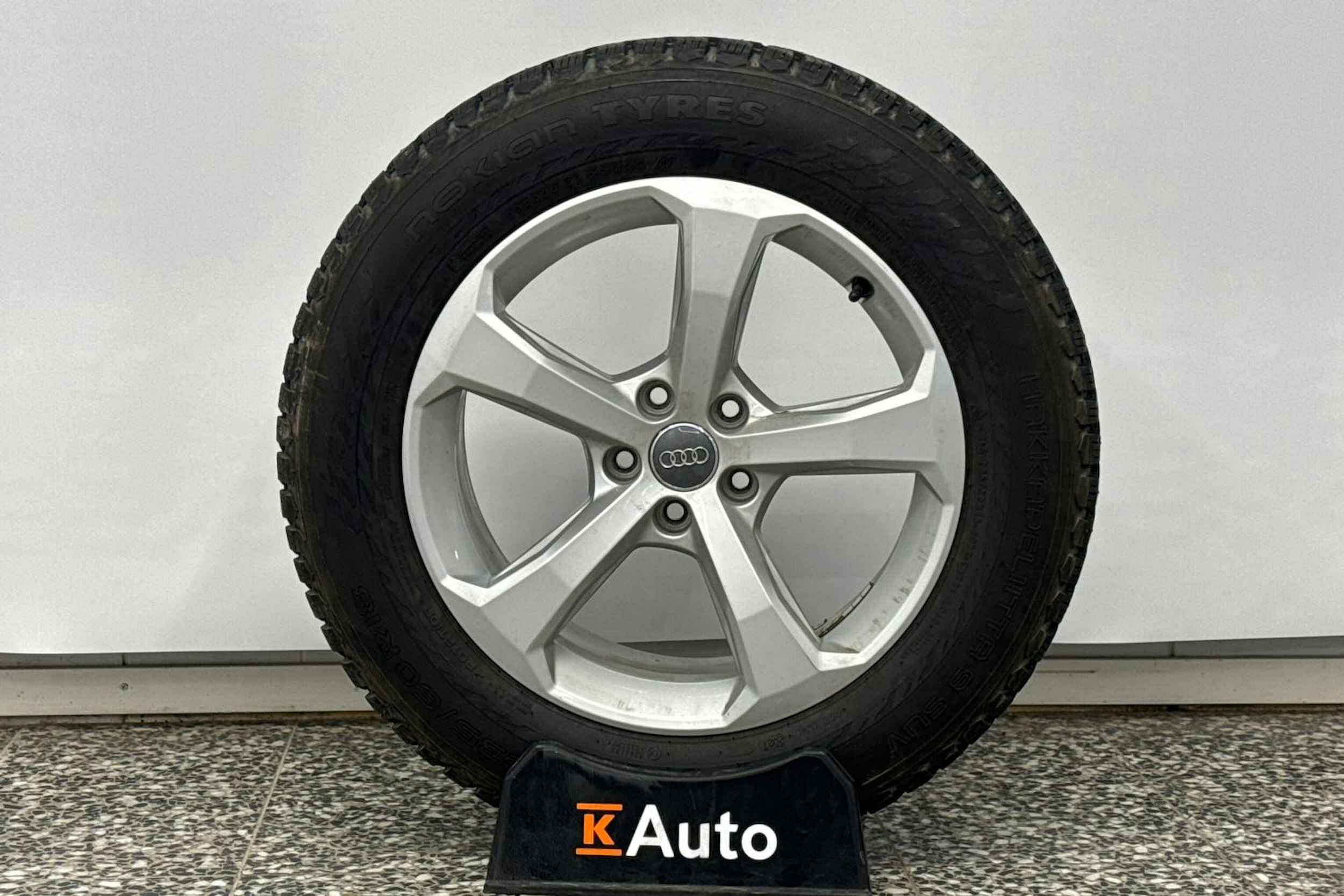 Sininen Audi Q5 2021 kuva 42.