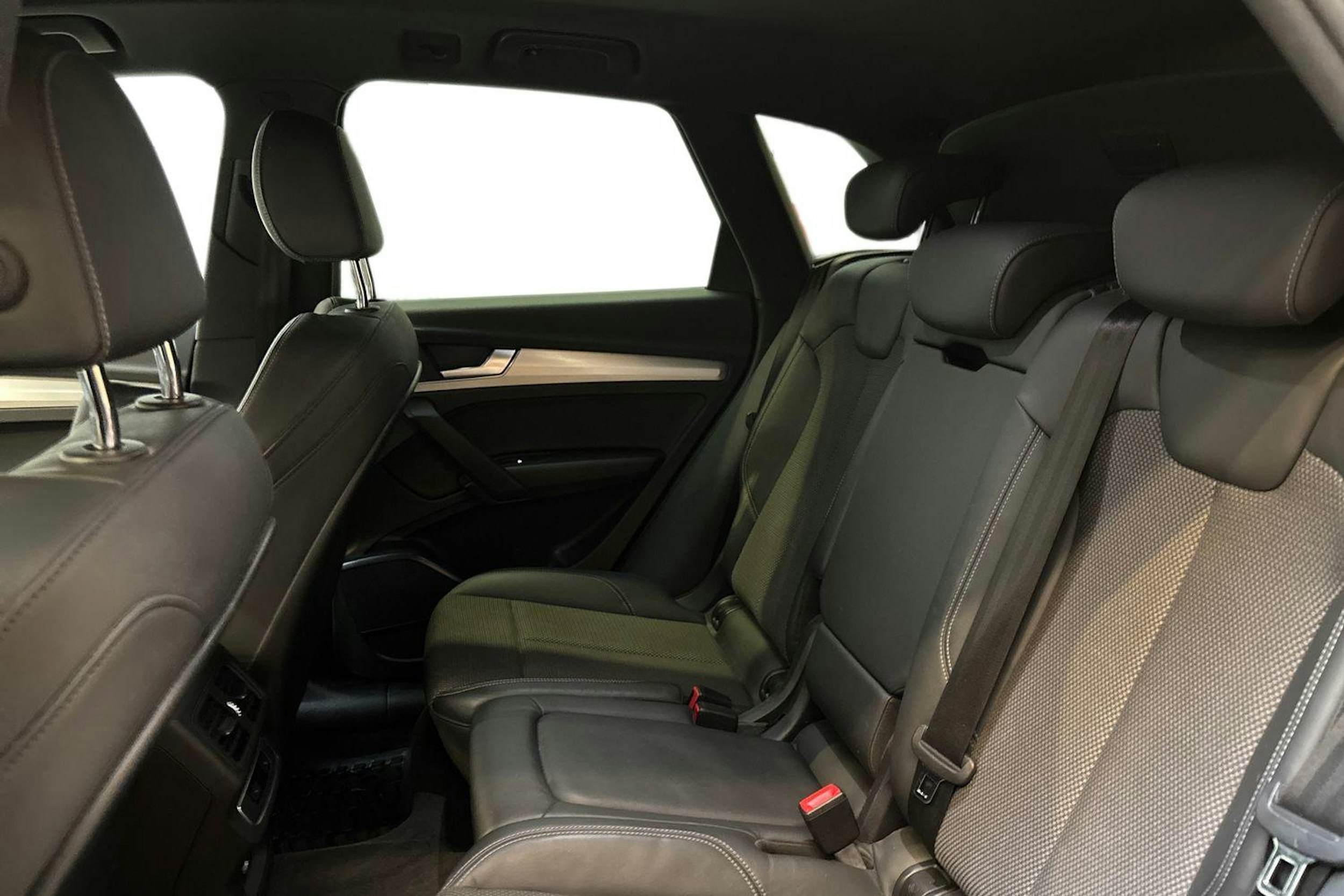 harmaa Audi Q5 2021 kuva 10.