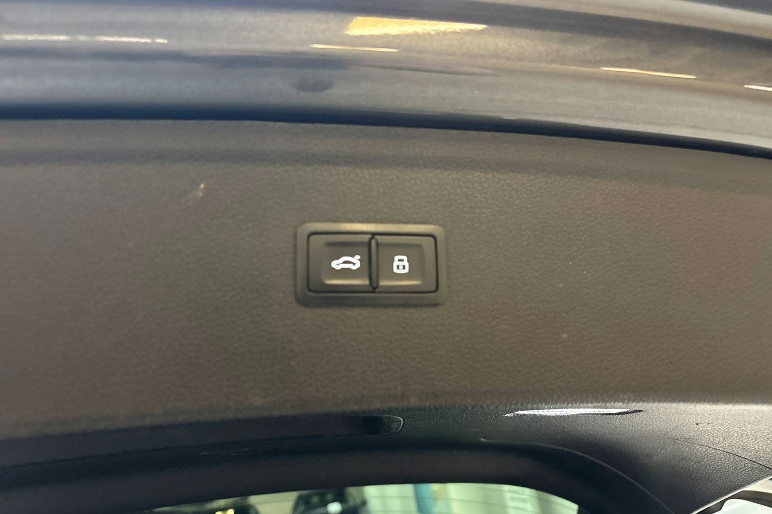 harmaa Audi Q5 2021 kuva 15.