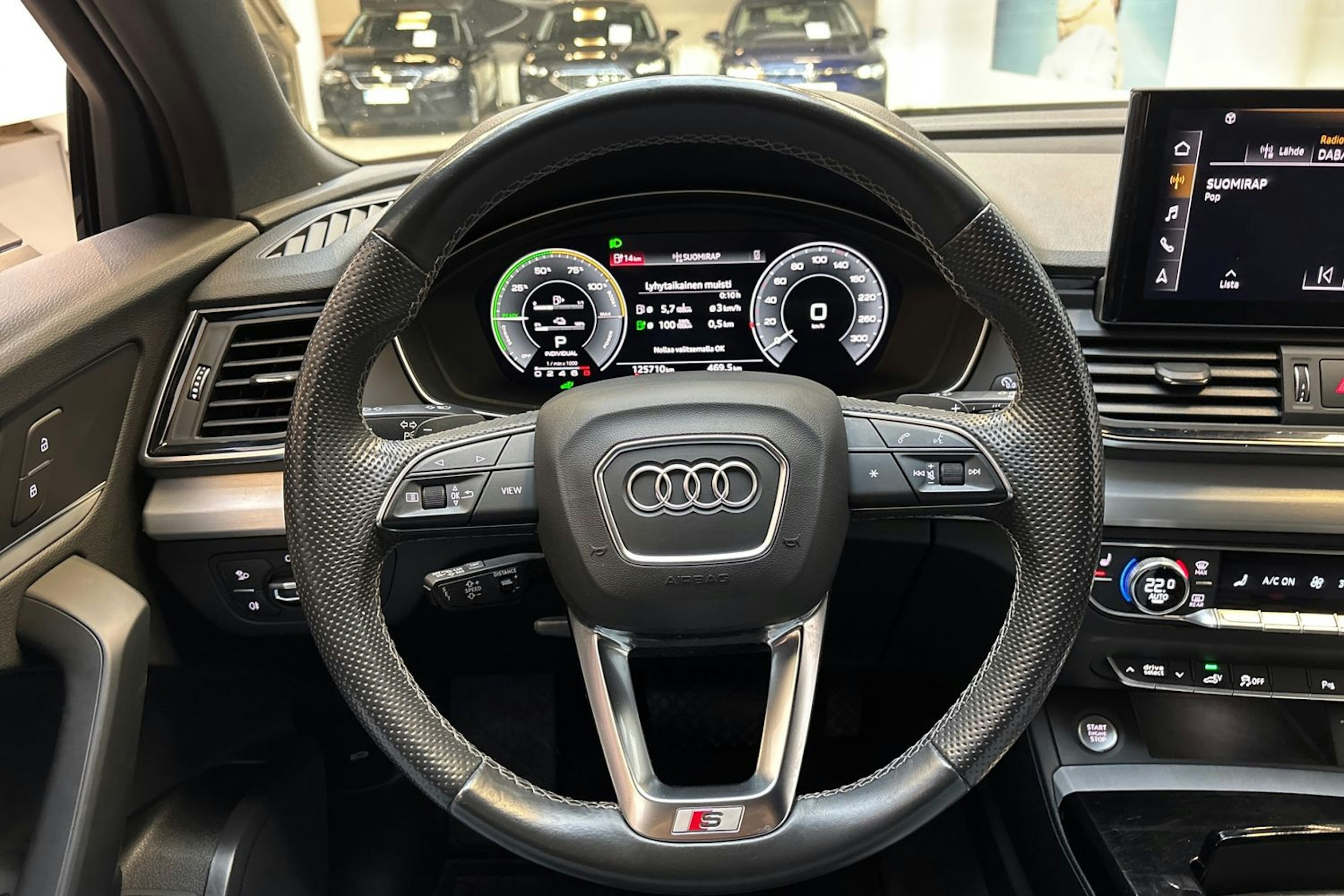 harmaa Audi Q5 2021 kuva 19.