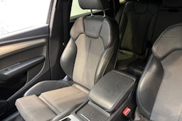 harmaa Audi Q5 2021 kuva 25.