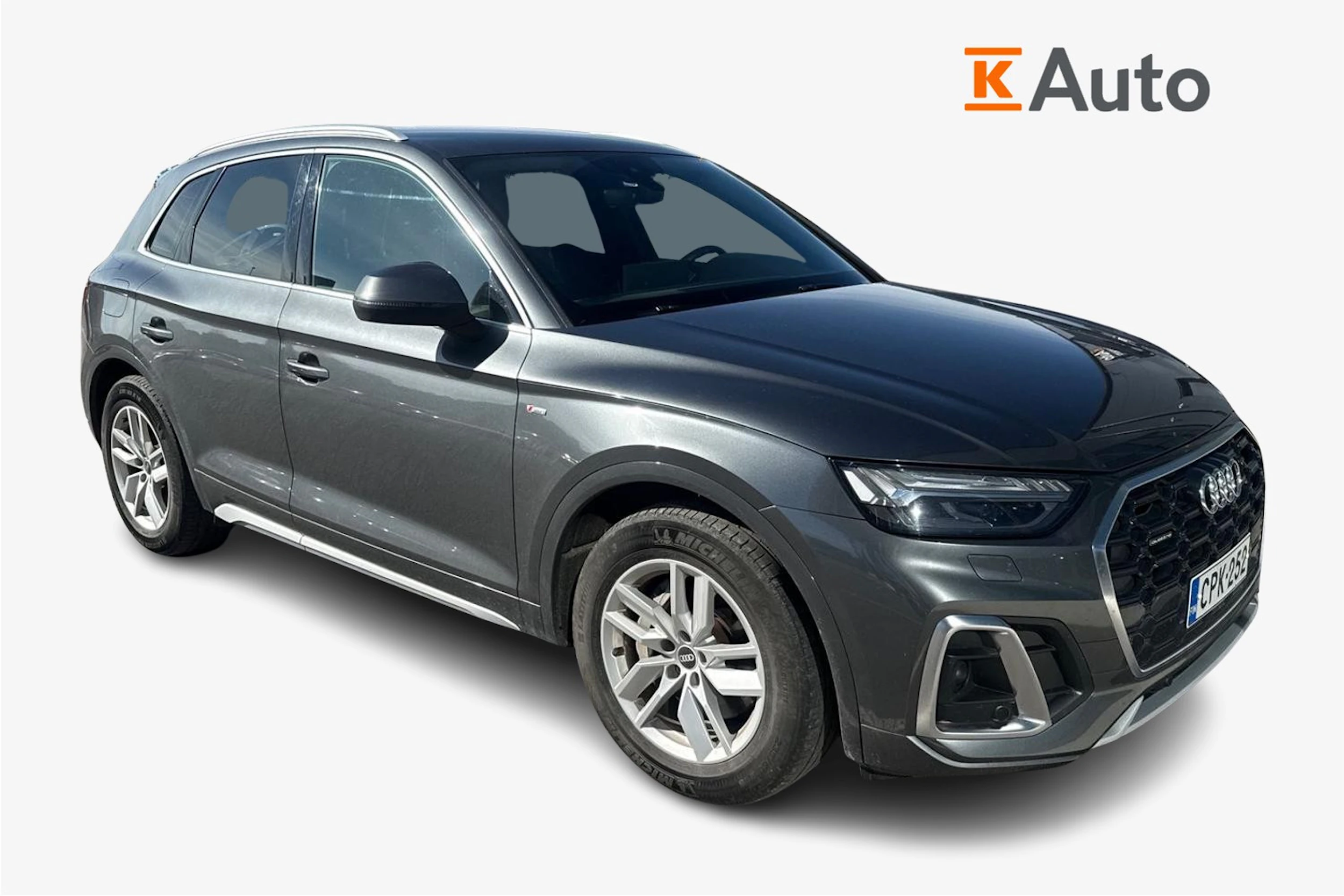 harmaa Audi Q5 2021 kuva 1.