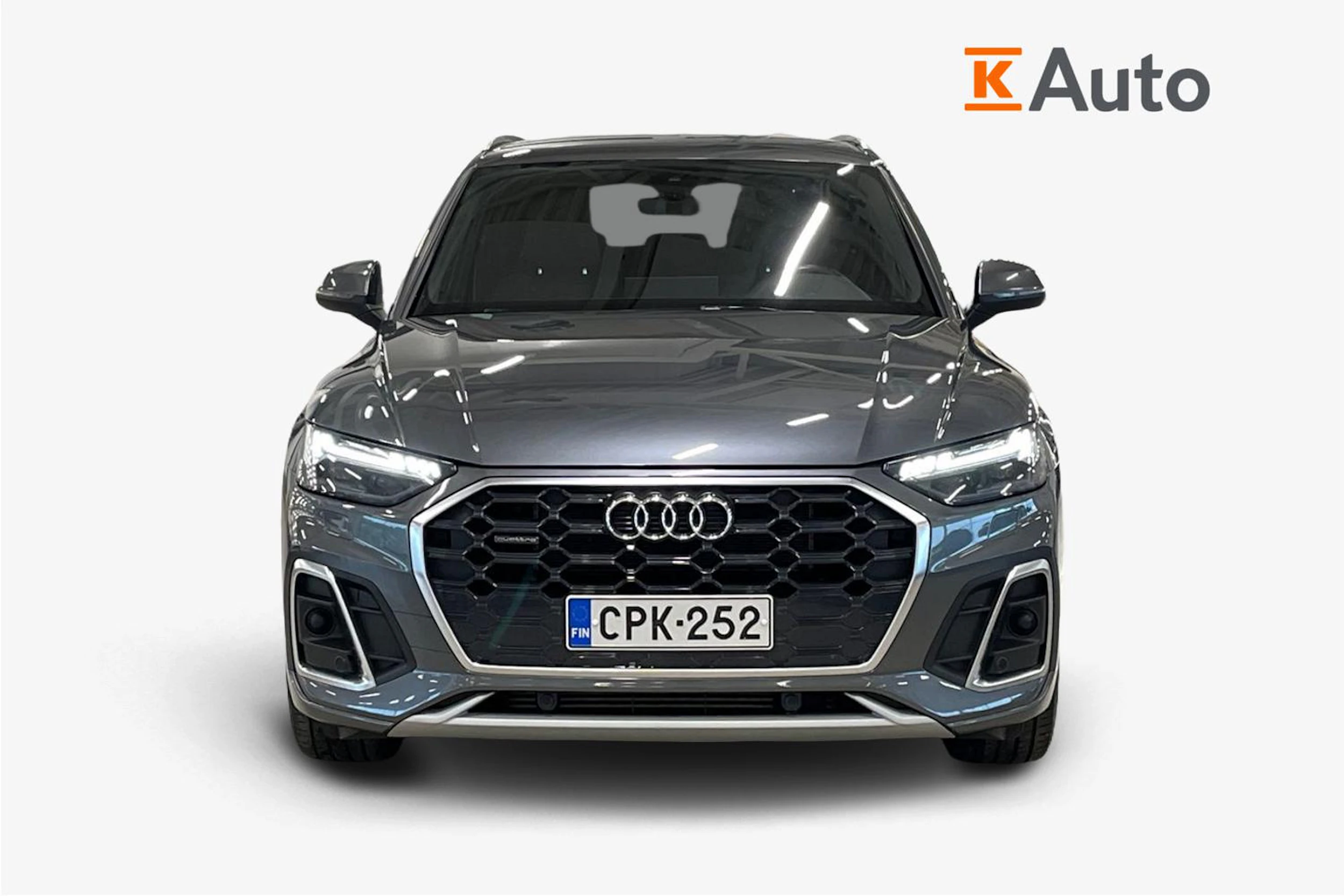 harmaa Audi Q5 2021 kuva 4.