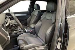 harmaa Audi Q5 2021 kuva 6.