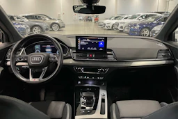 harmaa Audi Q5 2021 kuva 11.