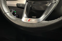 harmaa Audi Q5 2021 kuva 13.