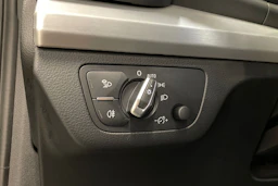 harmaa Audi Q5 2021 kuva 18.