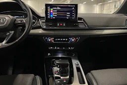 harmaa Audi Q5 2021 kuva 20.