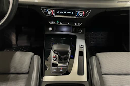 harmaa Audi Q5 2021 kuva 21.