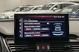 harmaa Audi Q5 2021 kuva 30.