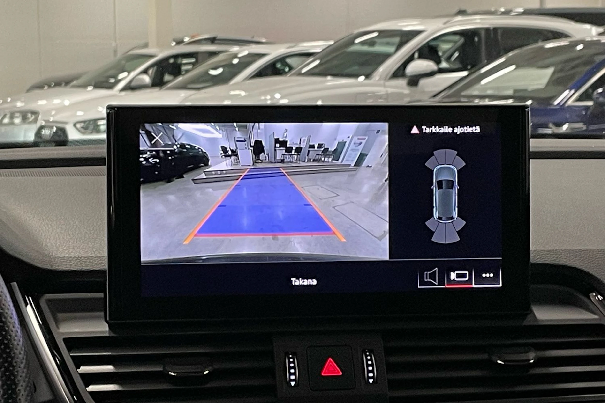 harmaa Audi Q5 2021 kuva 31.