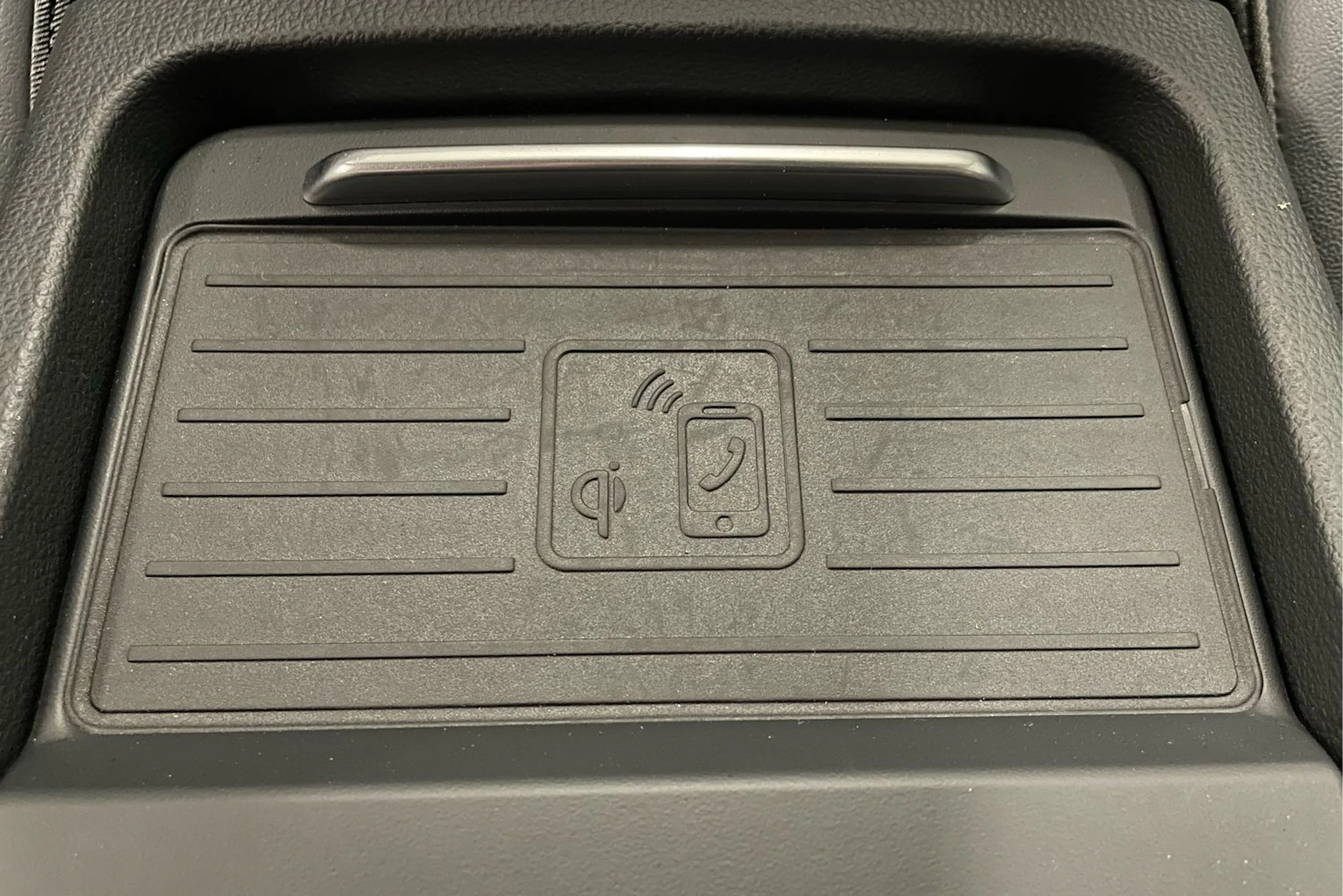 harmaa Audi Q5 2021 kuva 32.