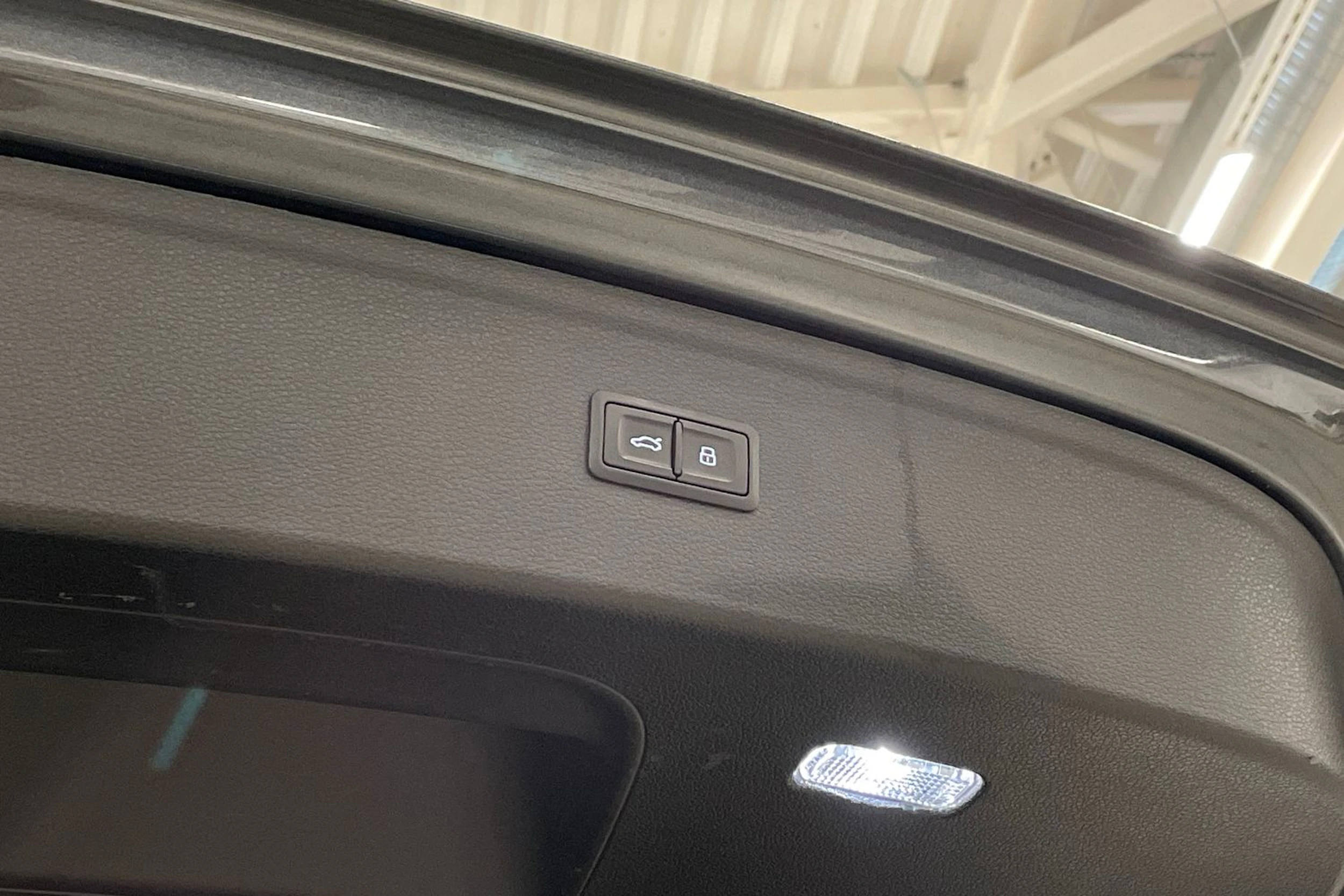 harmaa Audi Q5 2021 kuva 37.