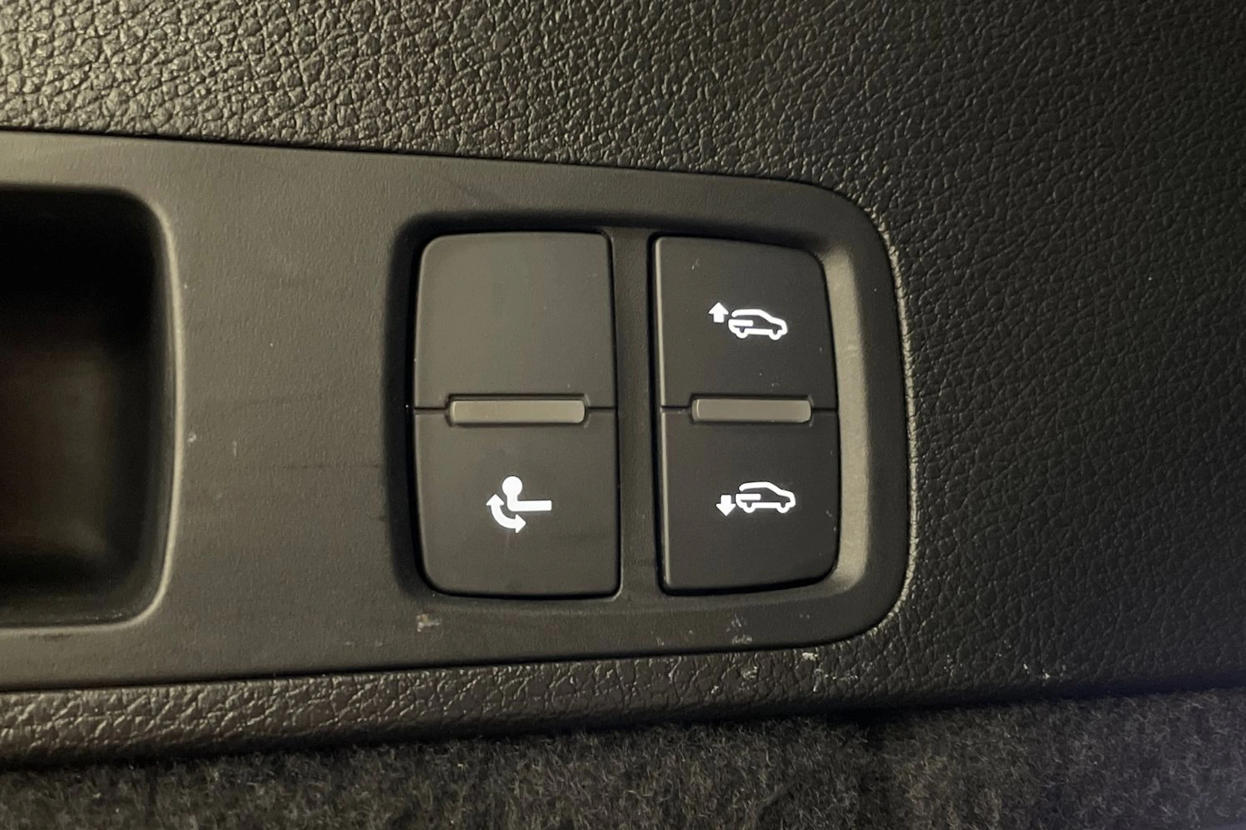 harmaa Audi Q5 2021 kuva 39.