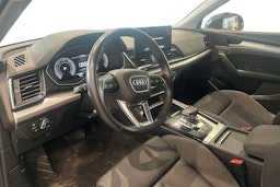 harmaa Audi Q5 2021 kuva 3.