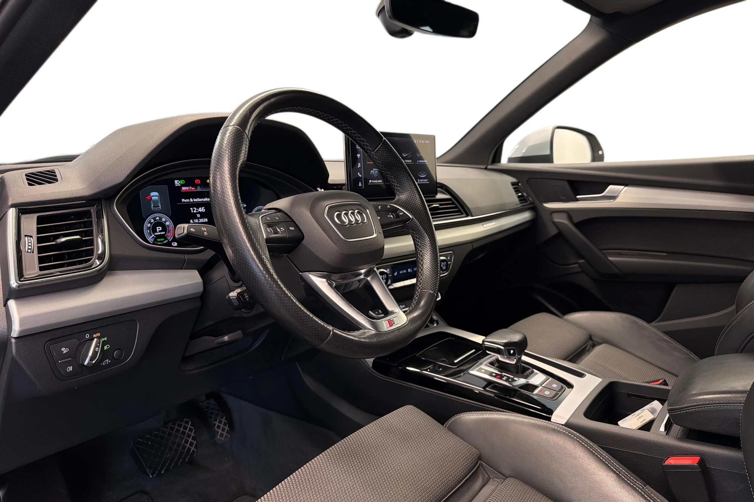 Hopea Audi Q5 2021 kuva 6.