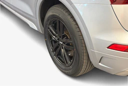 Hopea Audi Q5 2021 kuva 9.
