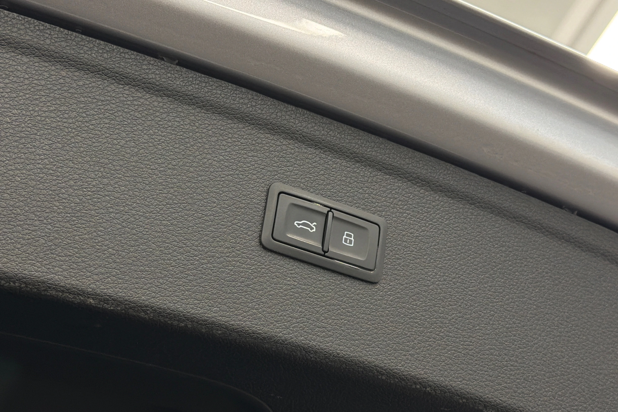 Hopea Audi Q5 2021 kuva 12.