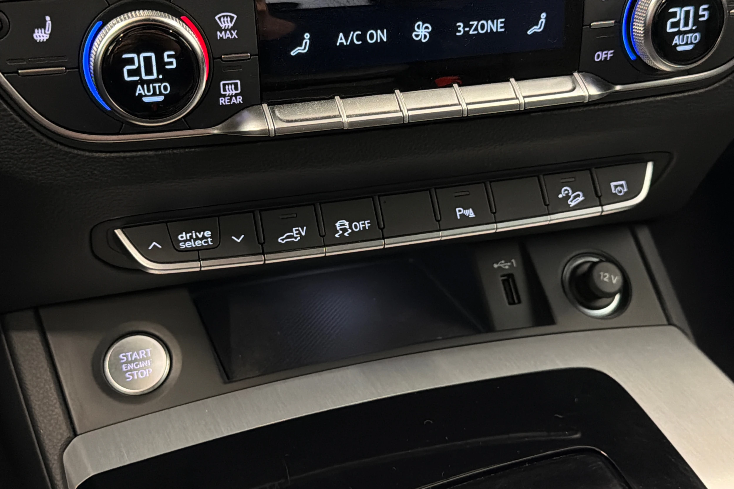 Hopea Audi Q5 2021 kuva 25.