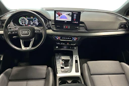 valkoinen Audi Q5 2021 kuva 7.