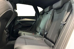 valkoinen Audi Q5 2021 kuva 8.
