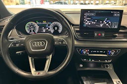 valkoinen Audi Q5 2021 kuva 11.
