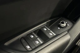 valkoinen Audi Q5 2021 kuva 18.