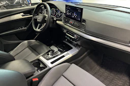valkoinen Audi Q5 2021 kuva 29.