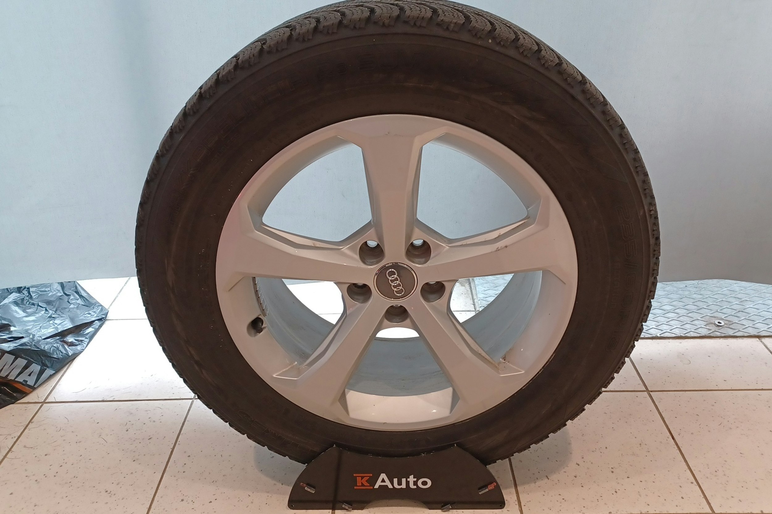 Sininen Audi Q5 2021 kuva 33.