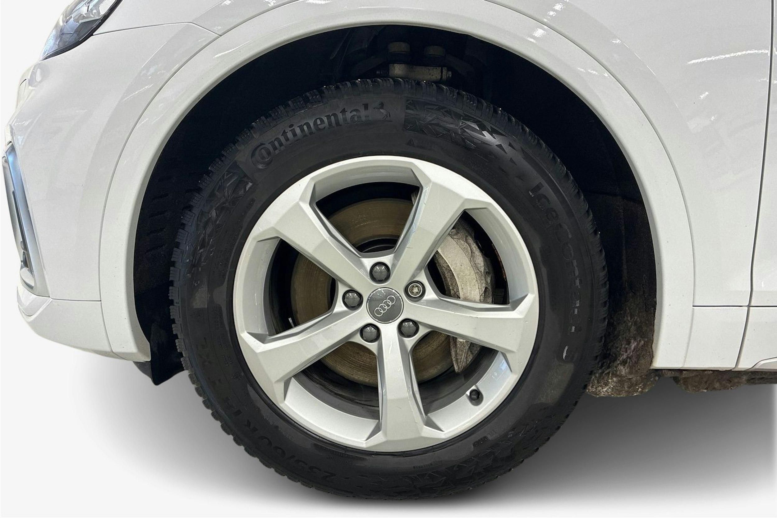 met. valkoinen Audi Q5 2021 kuva 11.