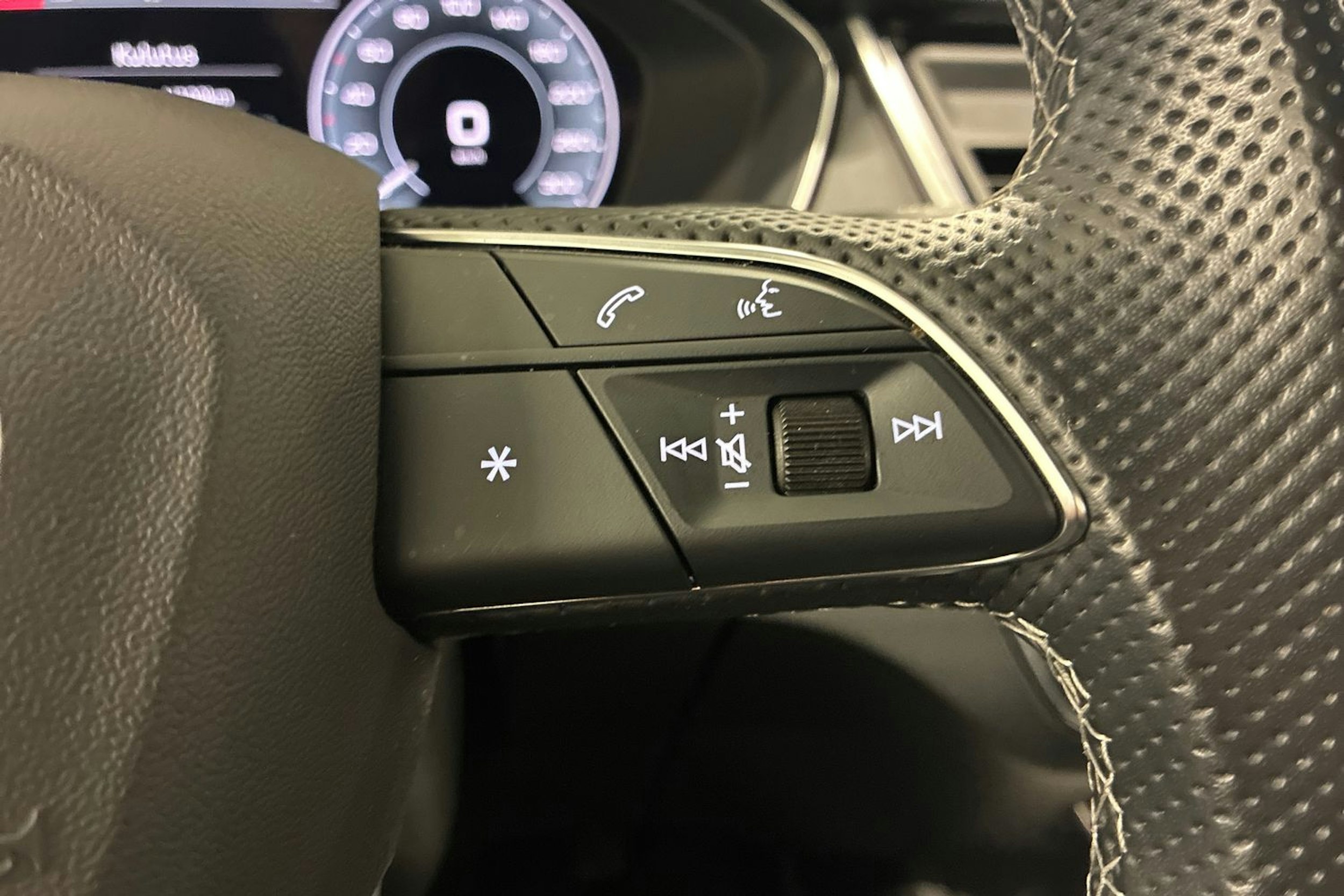 met. valkoinen Audi Q5 2021 kuva 18.