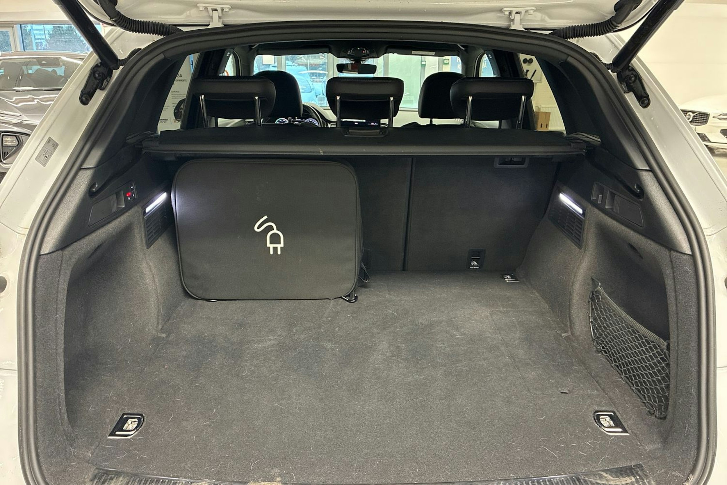 met. valkoinen Audi Q5 2021 kuva 23.