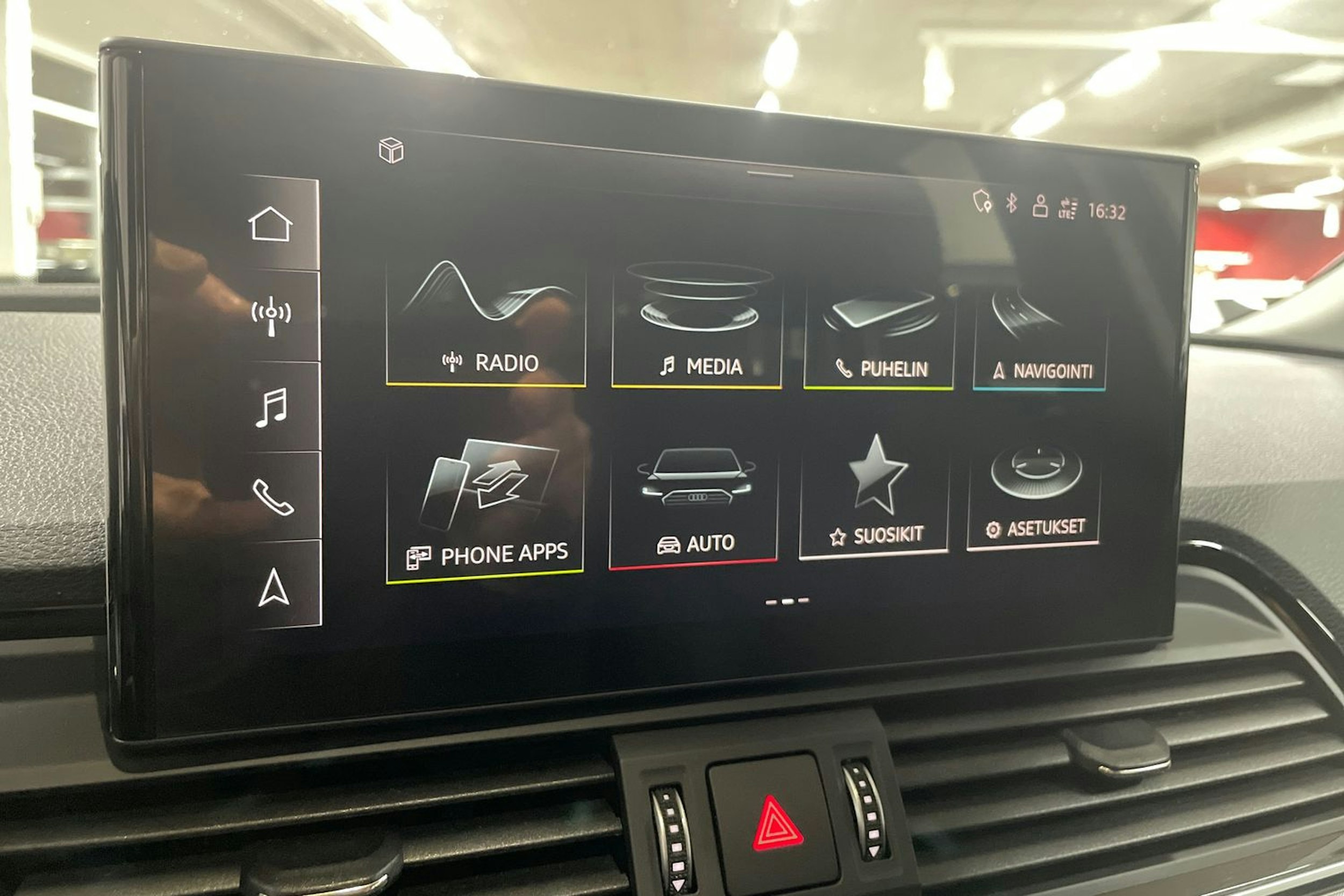 met. harmaa Audi Q5 2021 kuva 11.