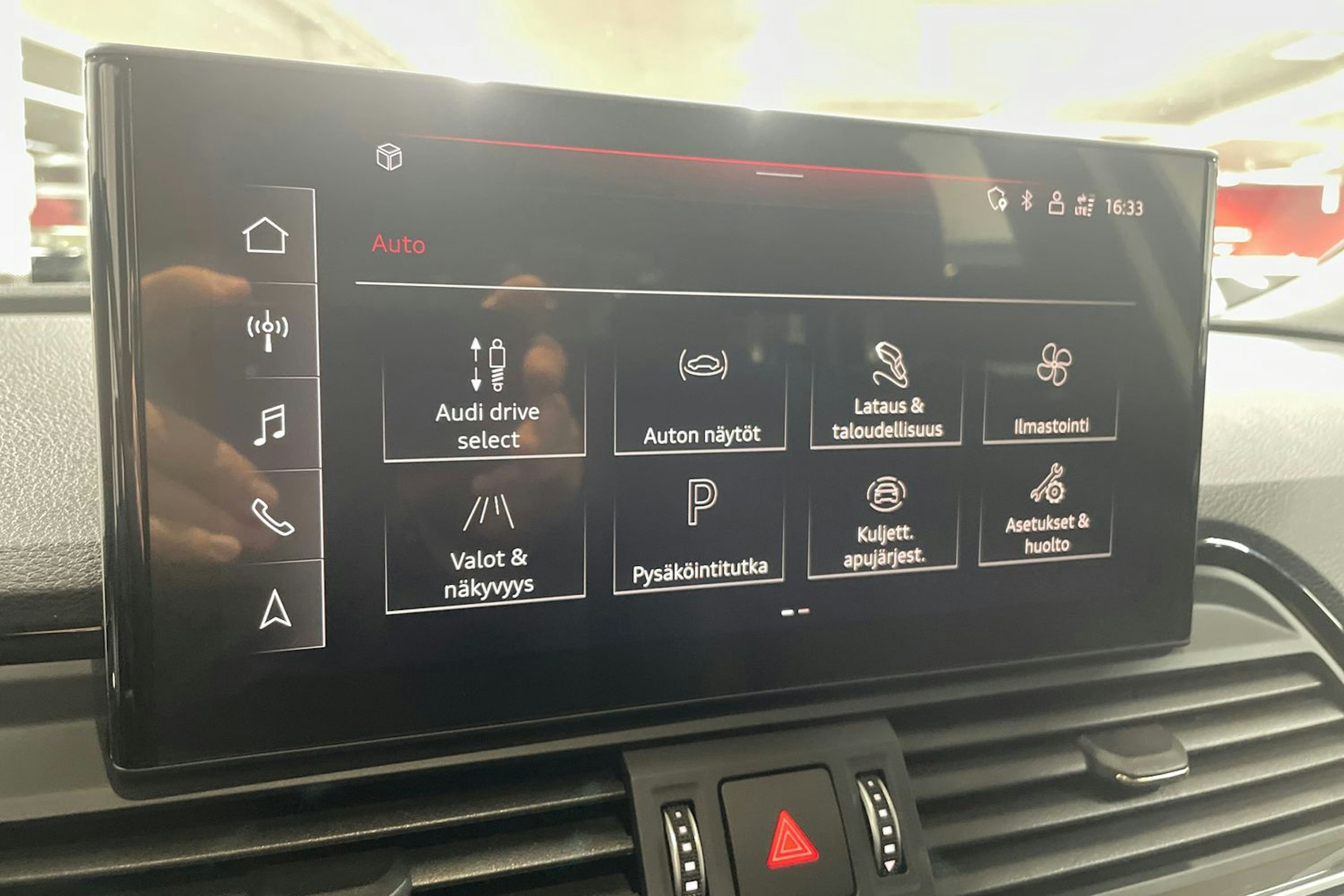 met. harmaa Audi Q5 2021 kuva 14.