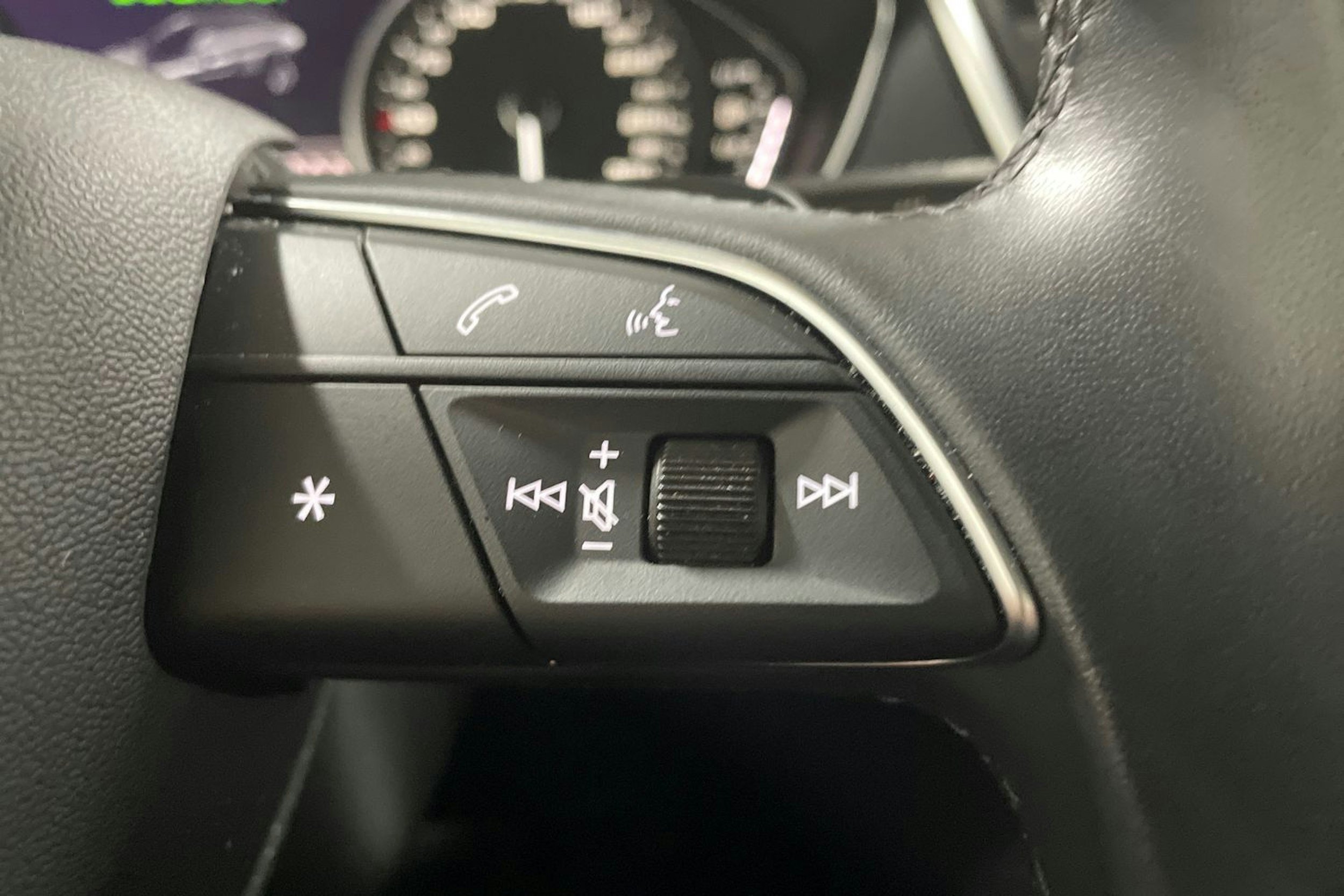 met. harmaa Audi Q5 2021 kuva 15.