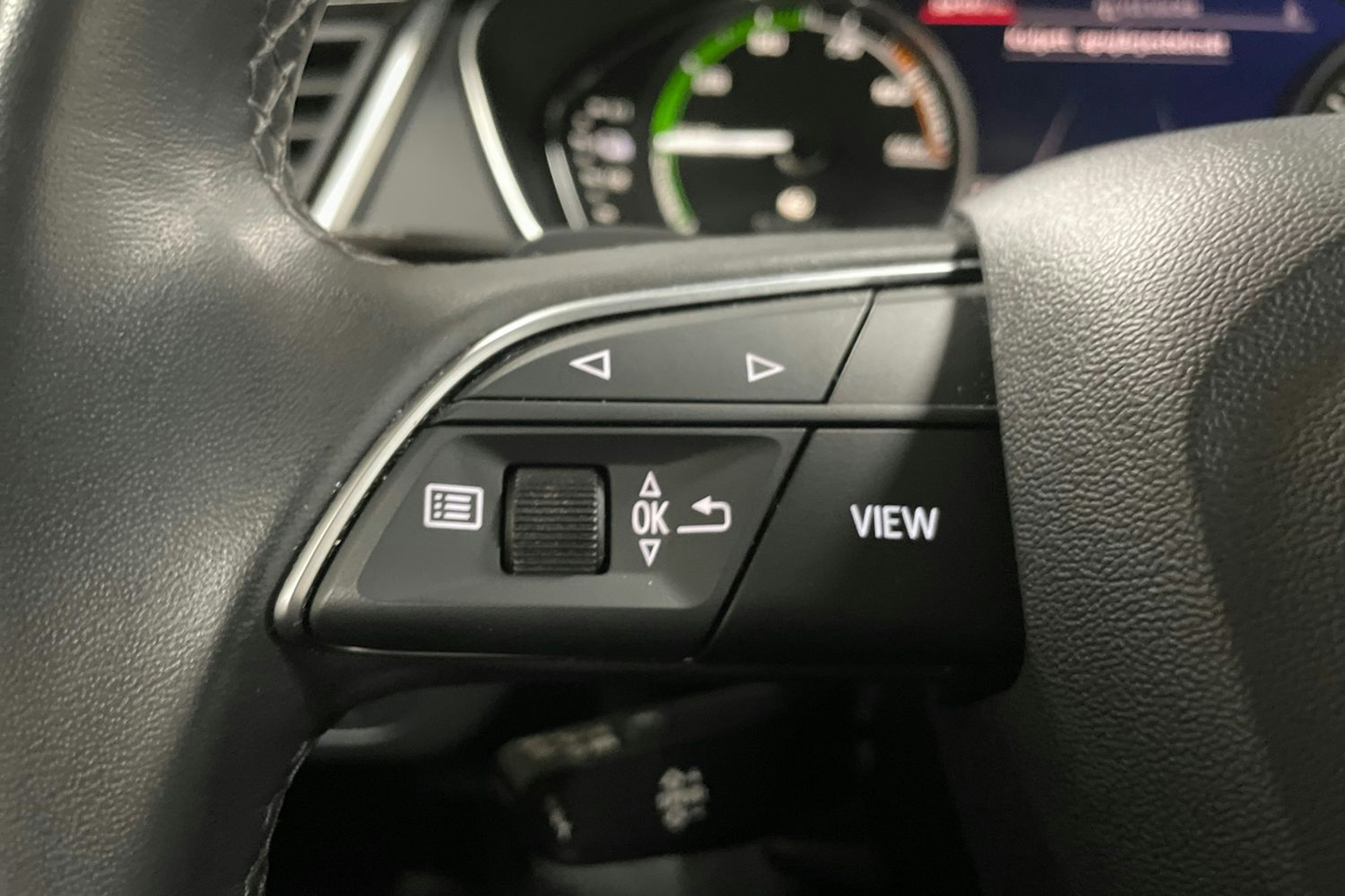 met. harmaa Audi Q5 2021 kuva 16.