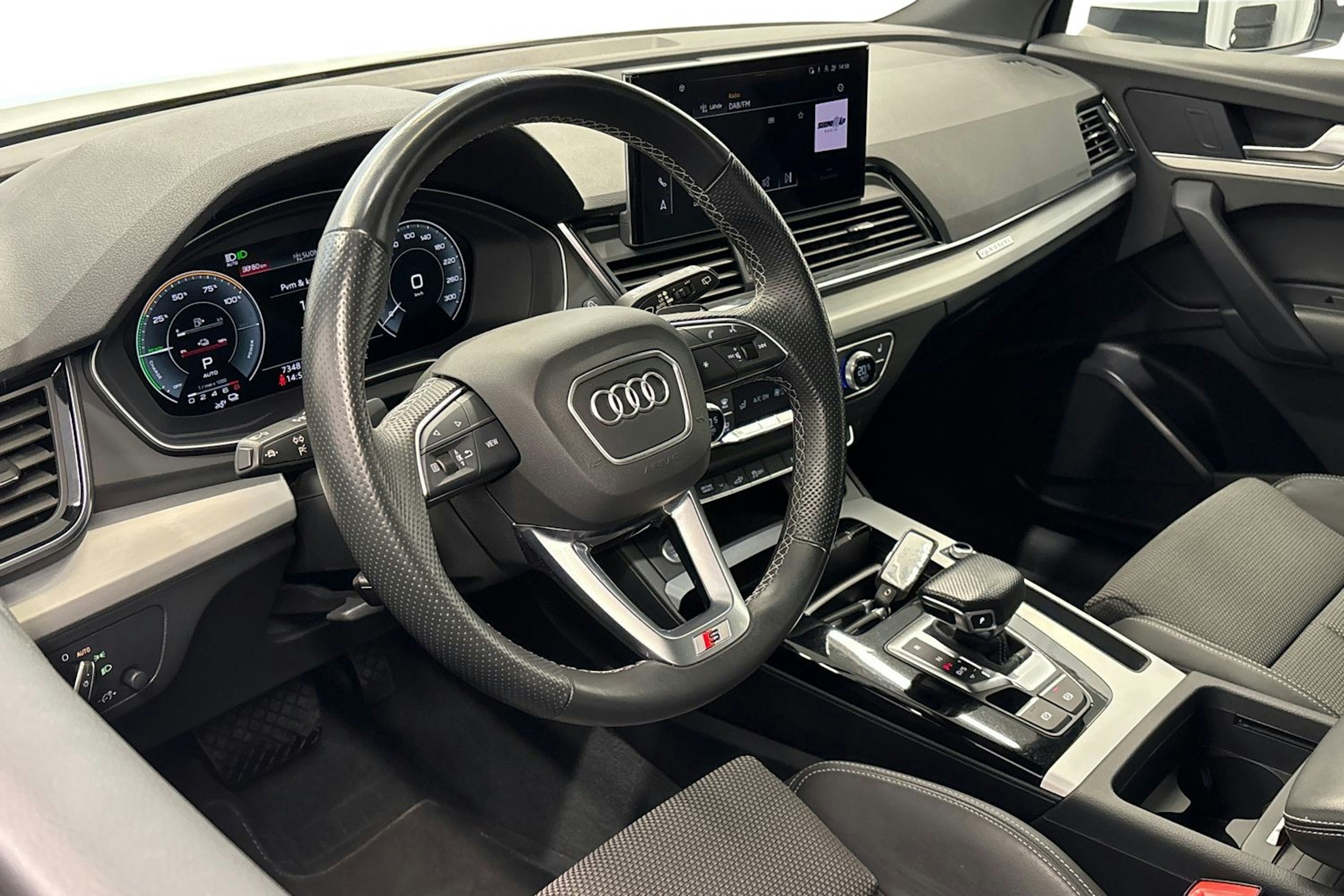 met. valkoinen Audi Q5 2021 kuva 6.