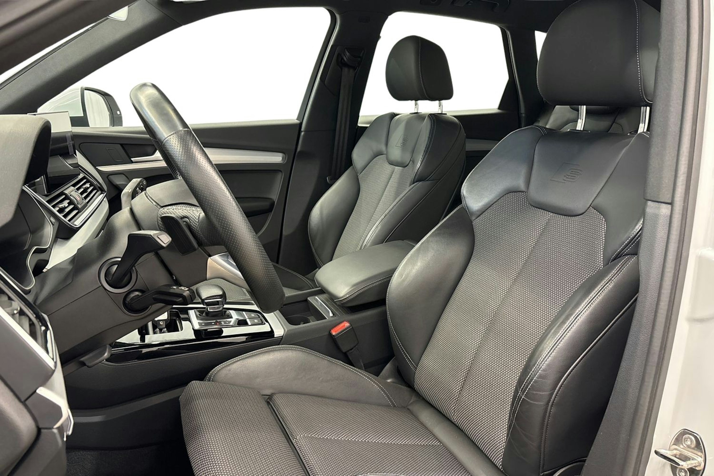 met. valkoinen Audi Q5 2021 kuva 7.