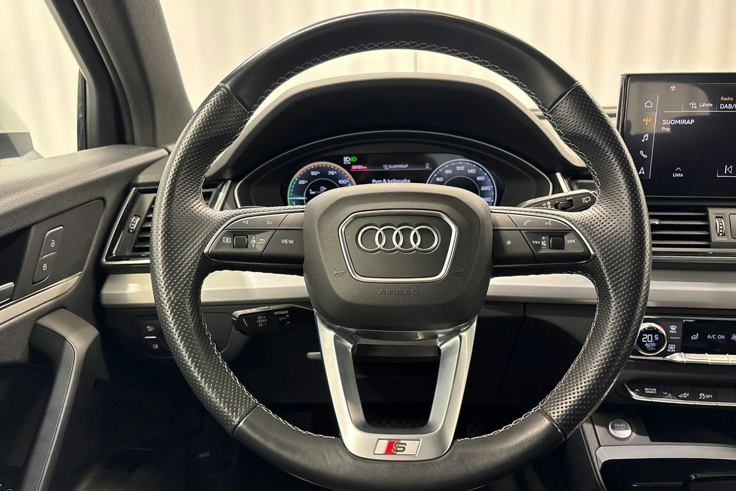 met. valkoinen Audi Q5 2021 kuva 13.