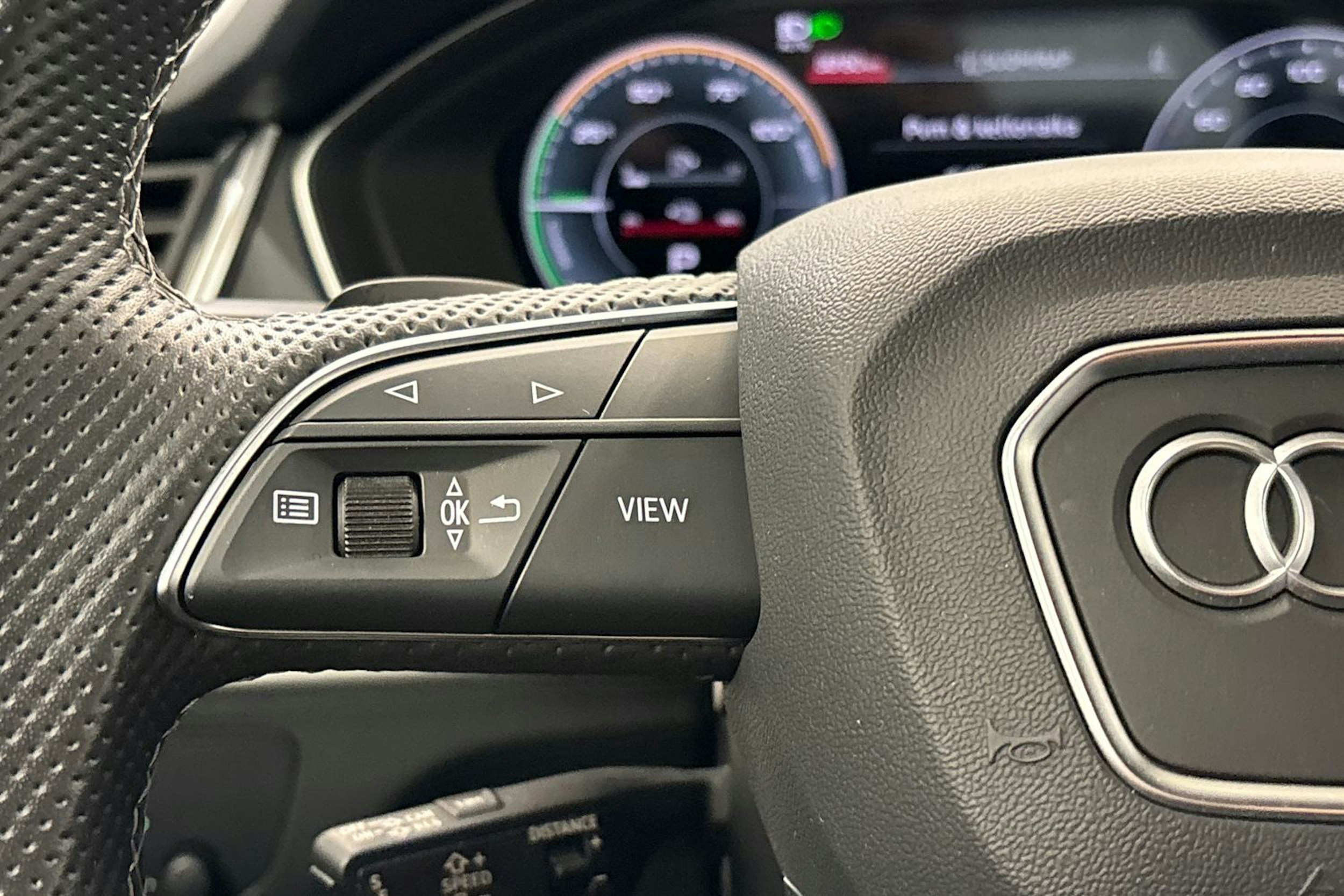 met. valkoinen Audi Q5 2021 kuva 14.