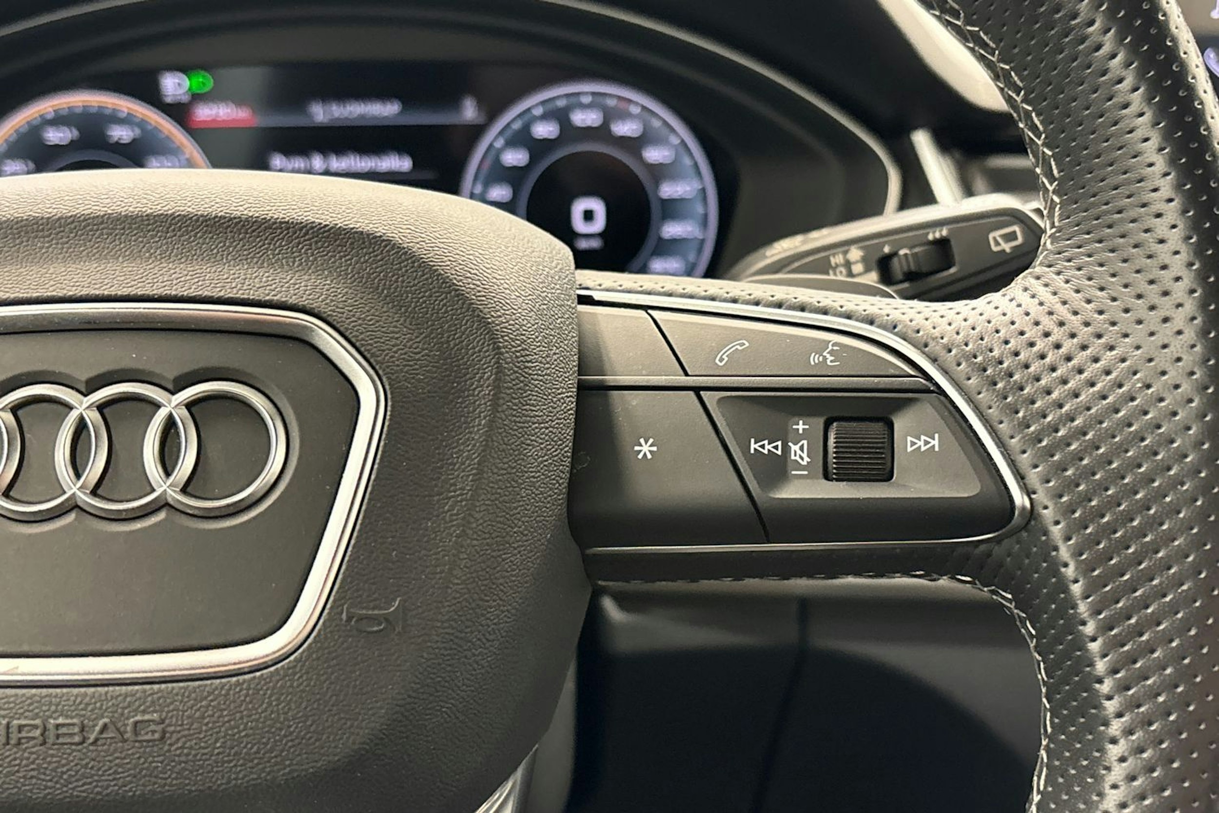 met. valkoinen Audi Q5 2021 kuva 15.
