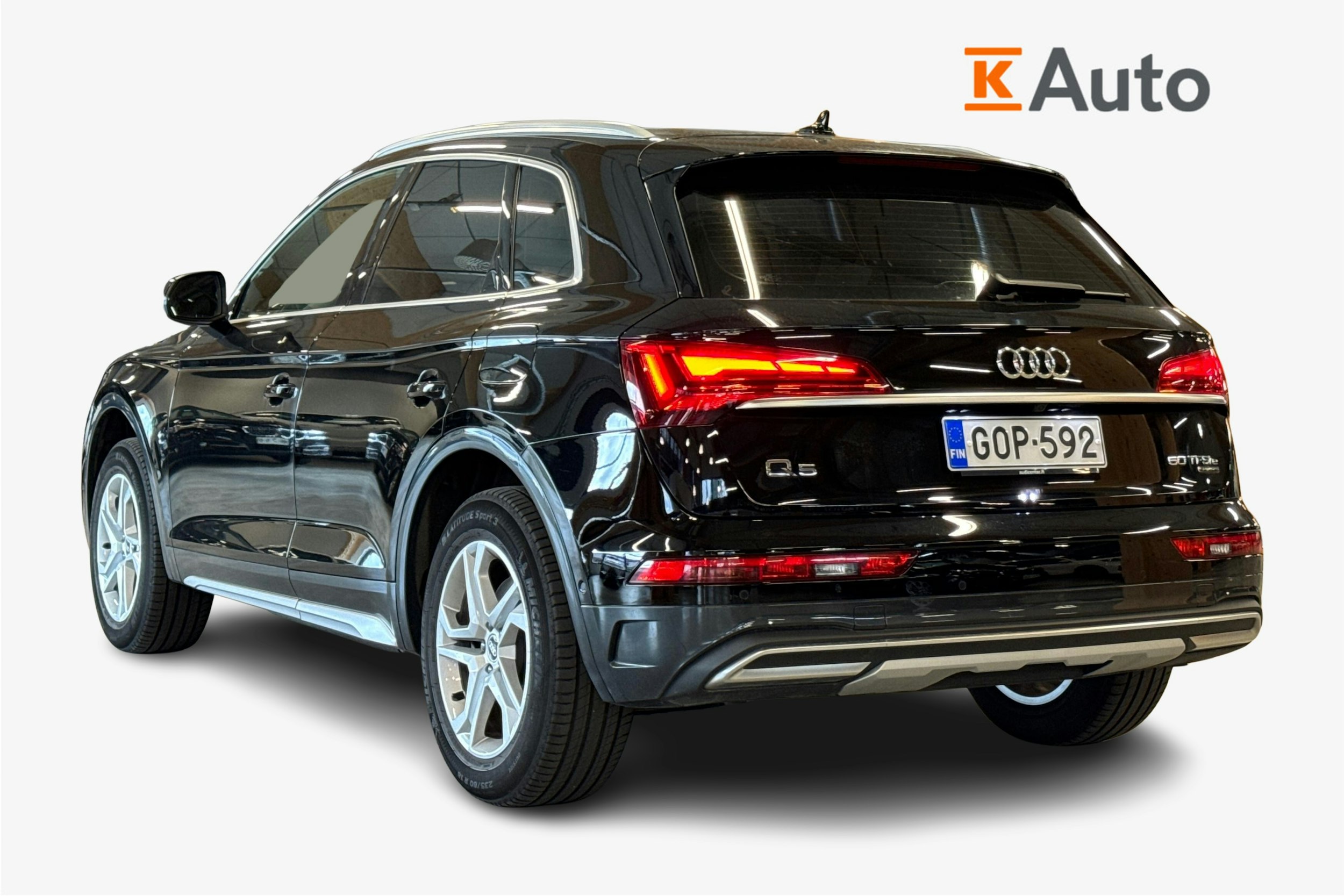 musta Audi Q5 2021 kuva 2.