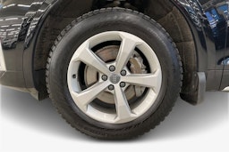 musta Audi Q5 2021 kuva 11.