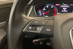 musta Audi Q5 2021 kuva 16.